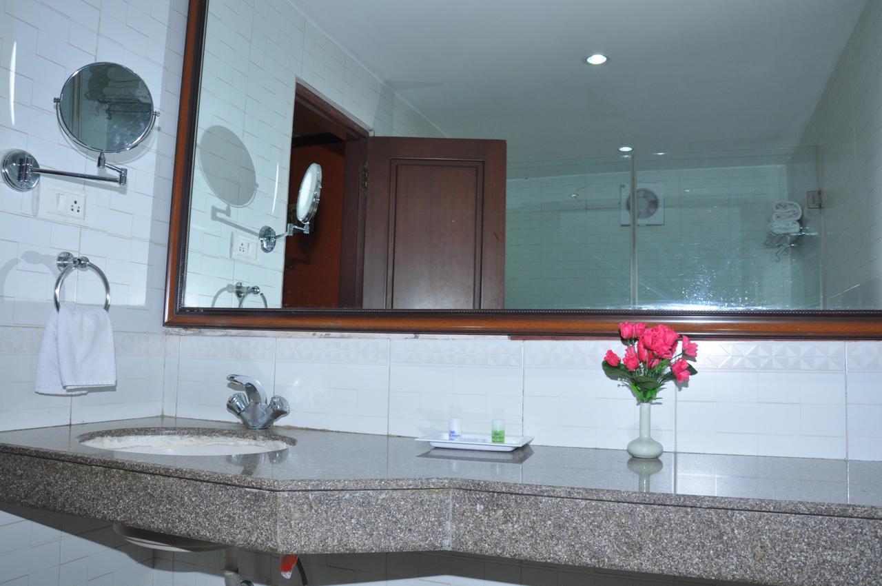 Dass Suites,Domlur Бангалор Екстериор снимка